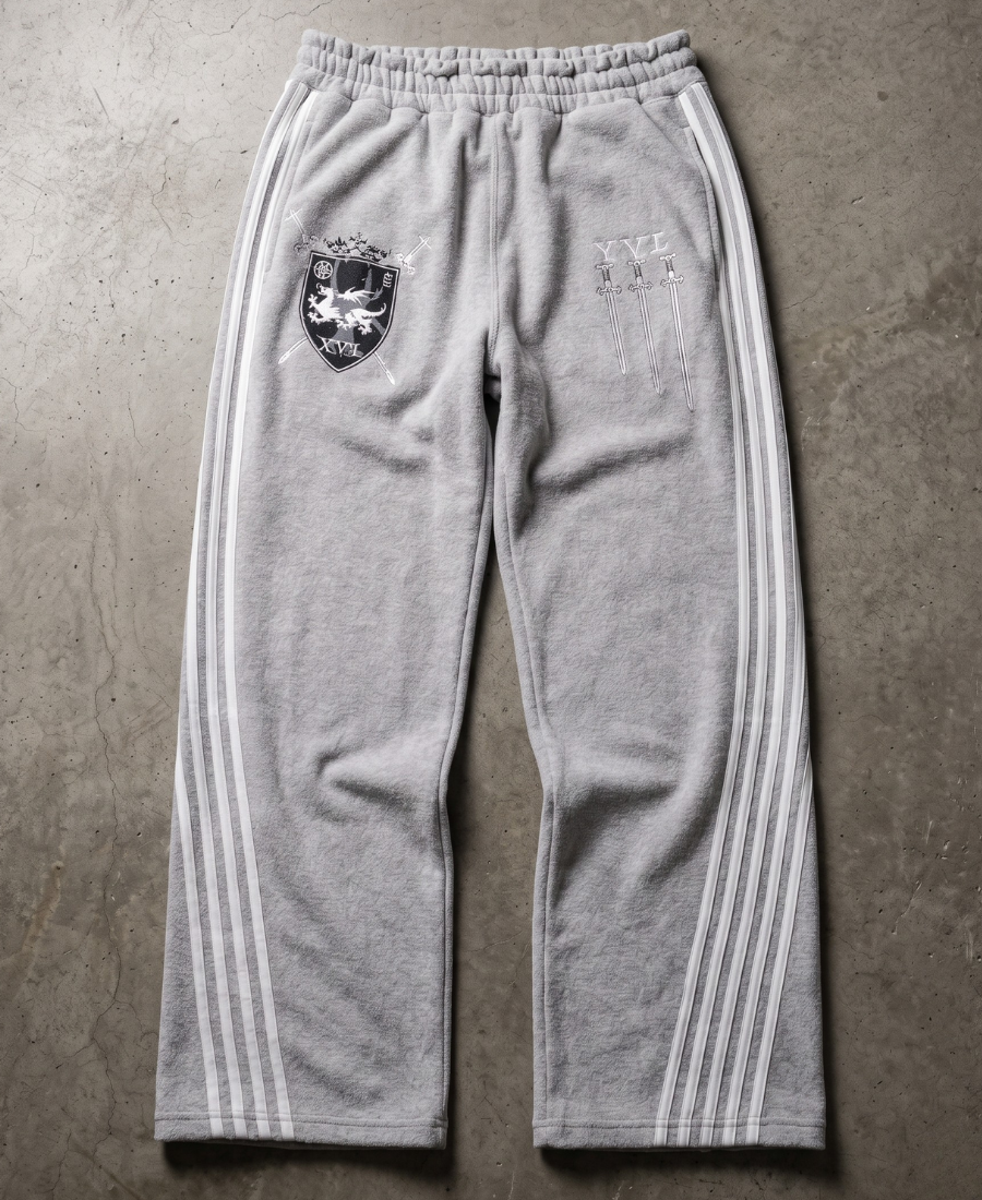 Knight's Crest Side-Stripe Eşofman