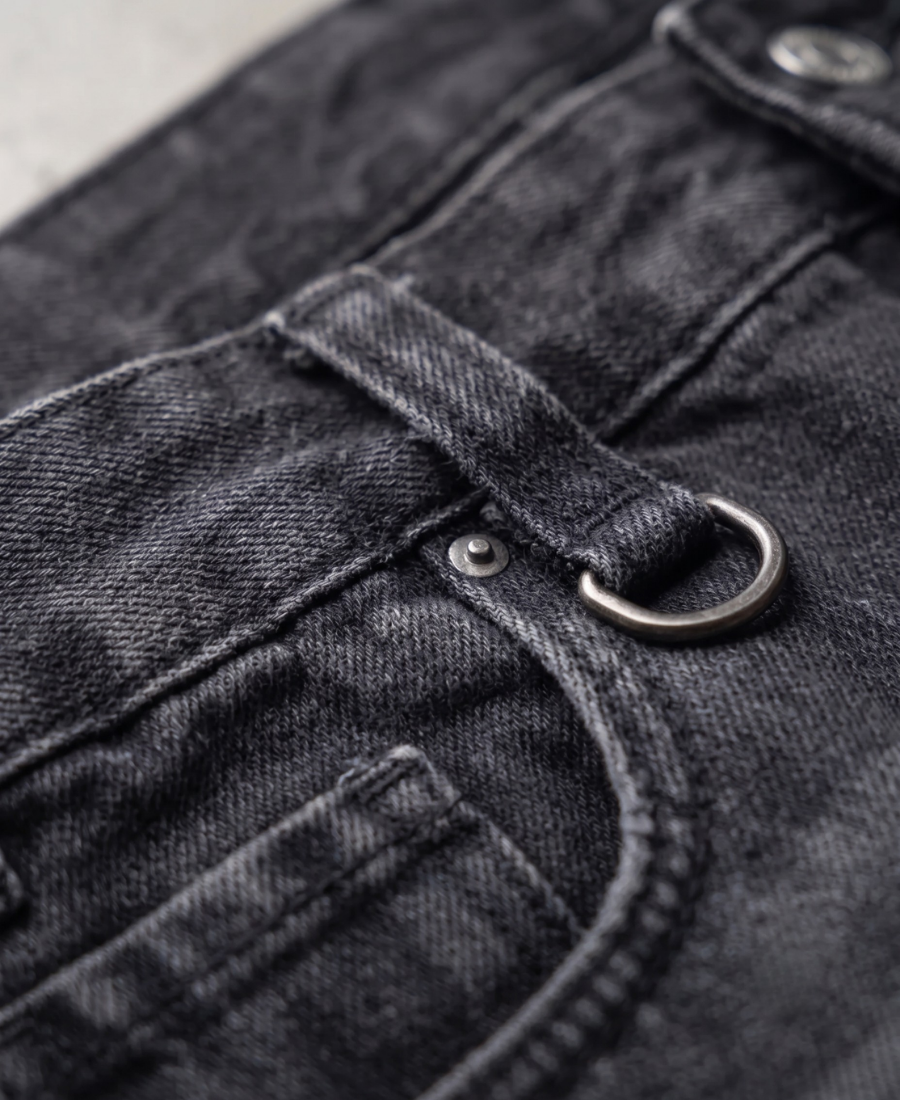 Pantalones negros ácidos